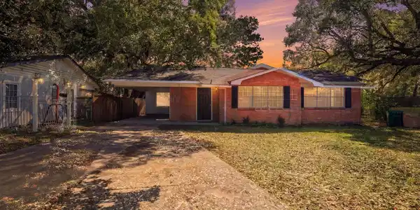 16205 Seville Court