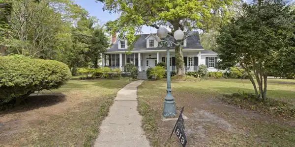 813 Harbor Lane