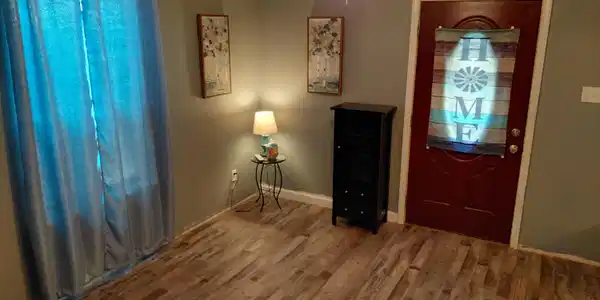 Image 4: Open Living Area 1