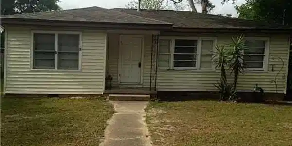 2038 North Drive