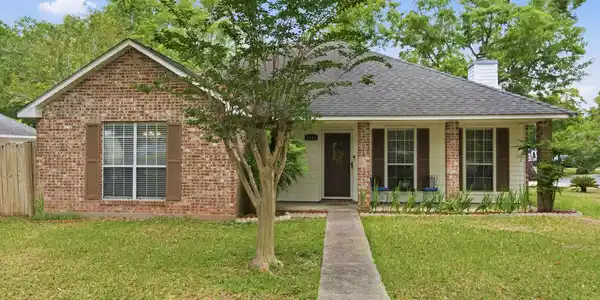 1211 E Old Pass Road