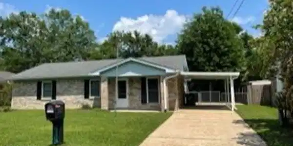 7224 Henderson Drive