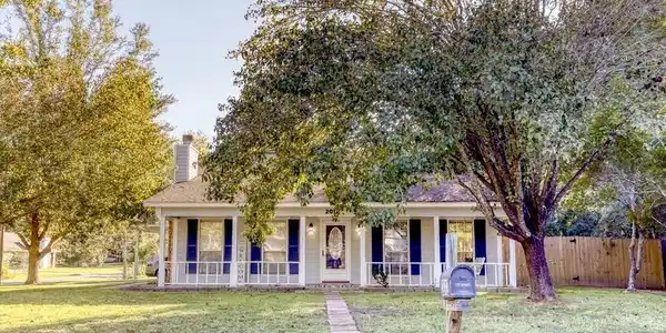 2012 Deer Street