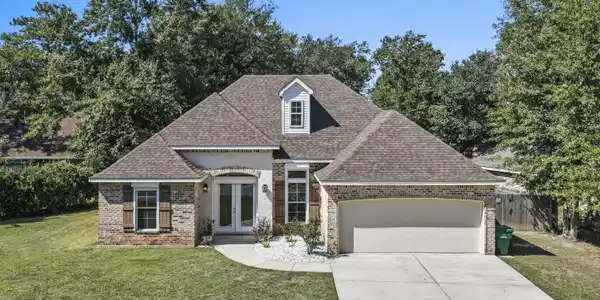 842 Kipona Court