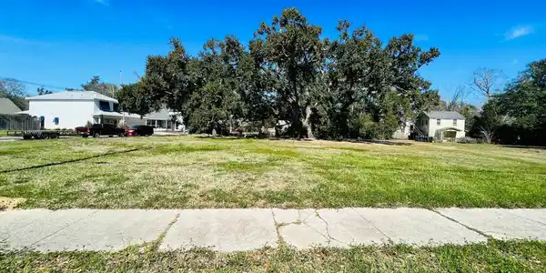 640 2nd Street