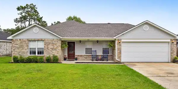 8713 Live Oak Avenue