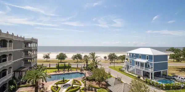 4640 Beach Boulevard W