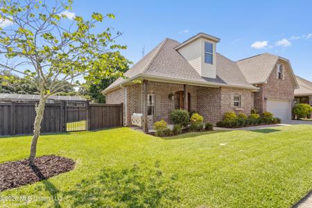 3813 Acadian Village Drive