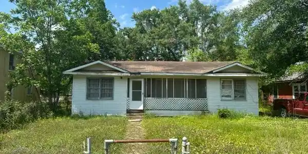 2229 School Street