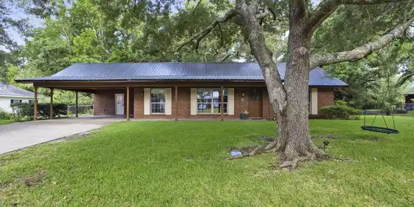 112 La Branche Avenue