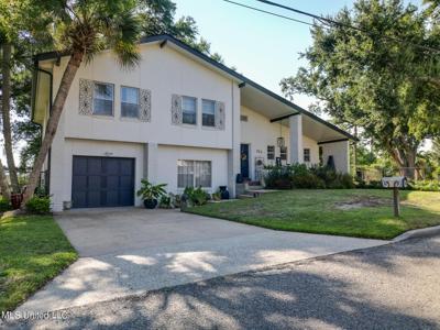 223 Venetian Gardens