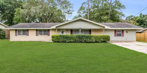 2505 Shady Lane