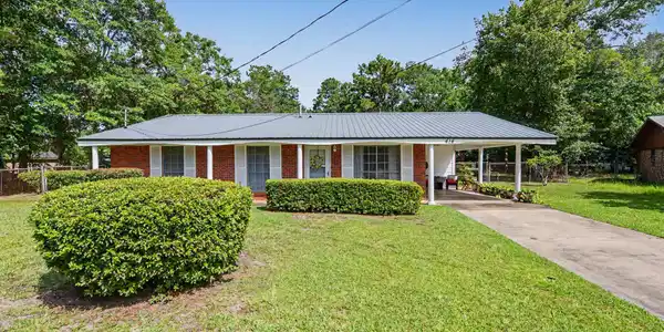 414 Pine Court