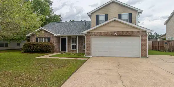 40 Lakeview Drive