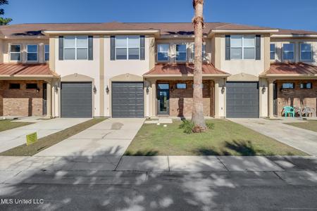 211 Capri Place