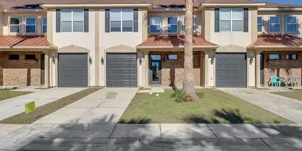 211 Capri Place