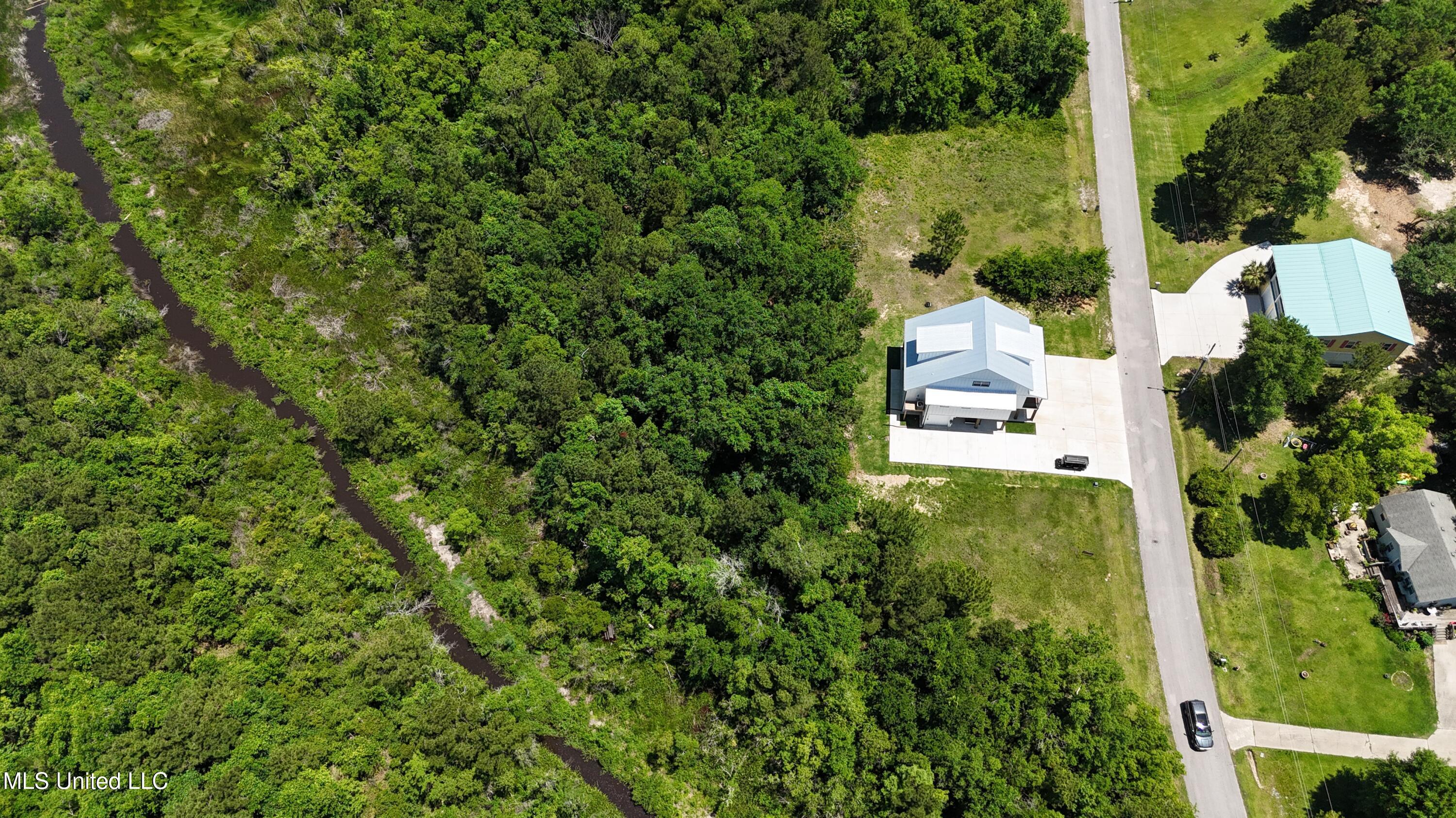 Image 3: DJI_20250511133441_0007_D