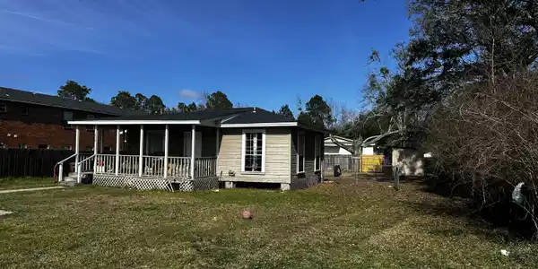 212 Lawler Avenue