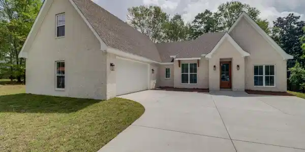 5586 E Diamondhead Drive