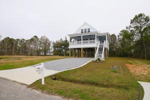 112 Grovesnor Place