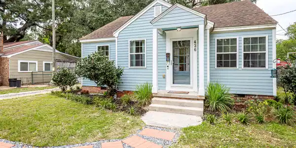 426 Oaklawn Place