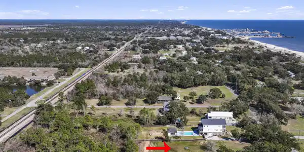 6 West End Drive