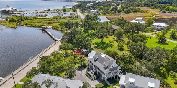 714 Beach Boulevard N