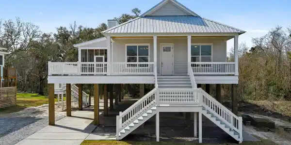 116 Bay Oaks Drive
