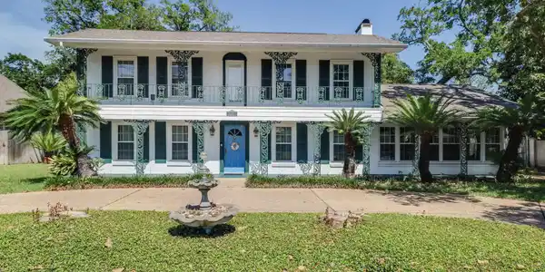 13 Mockingbird Lane