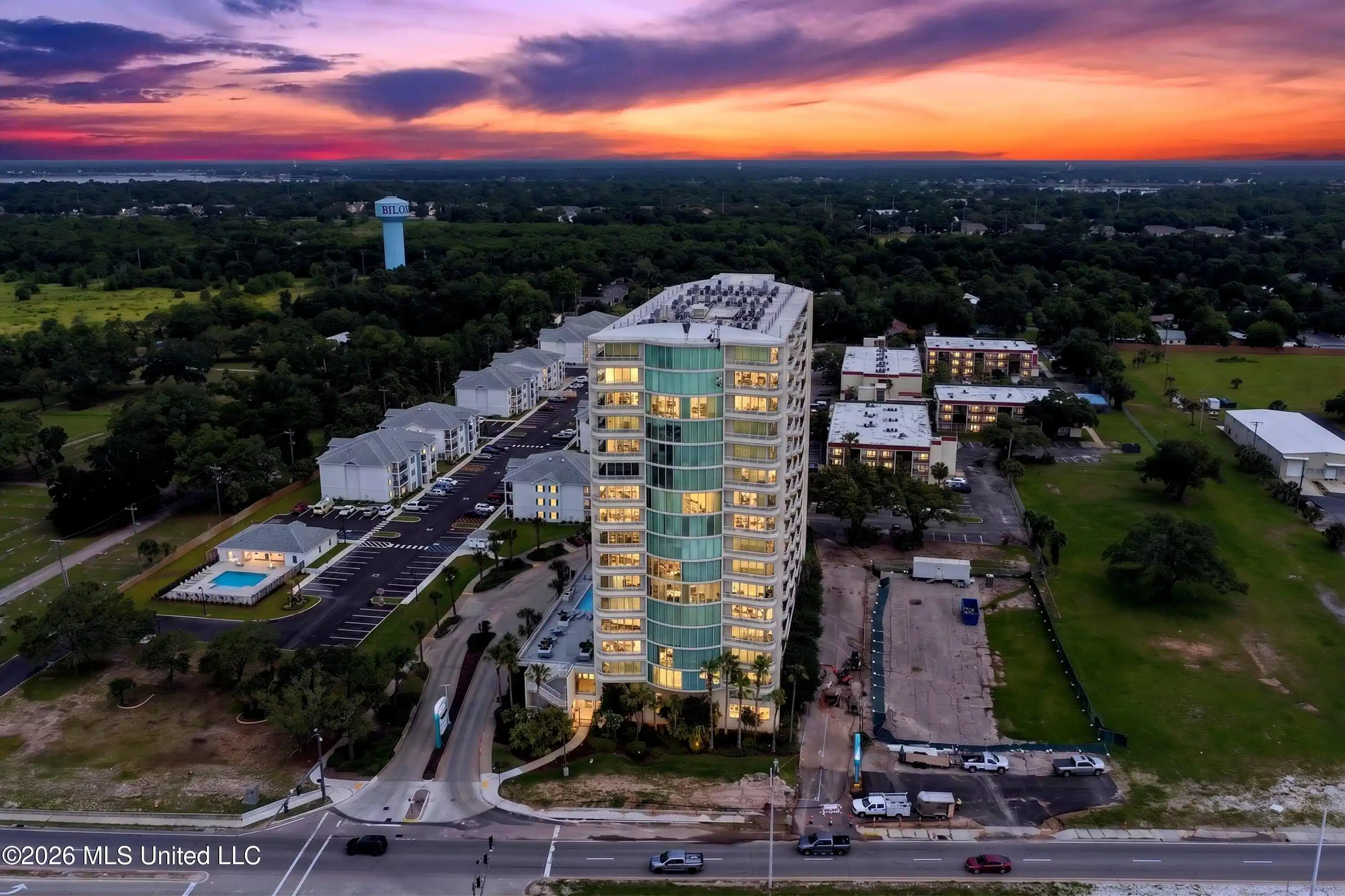 Image 1: OceanClub1206-4