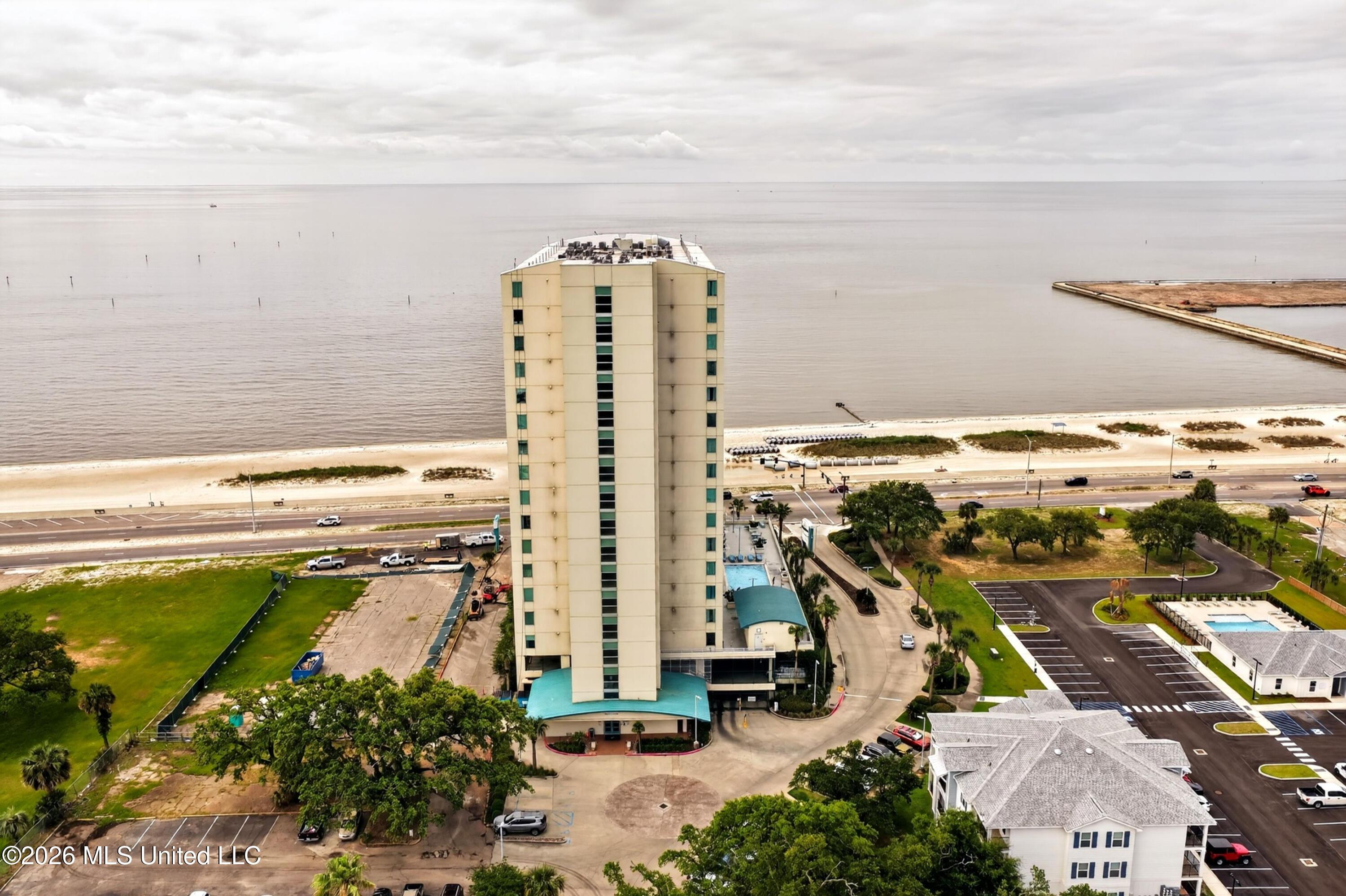 Image 2: OceanClub1206-1