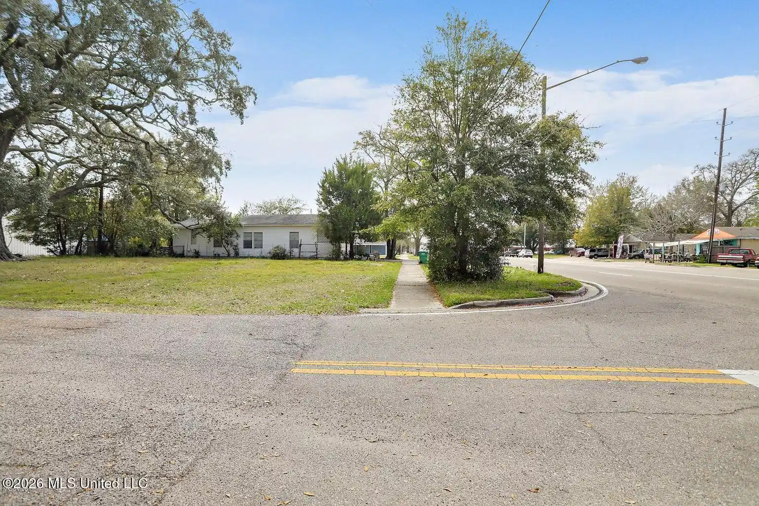 Image 1: 1722 30th Ave, Gulfport, MS 39501