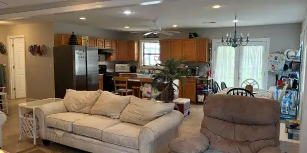Image 3: Living Area