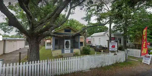 1009 Desoto Street