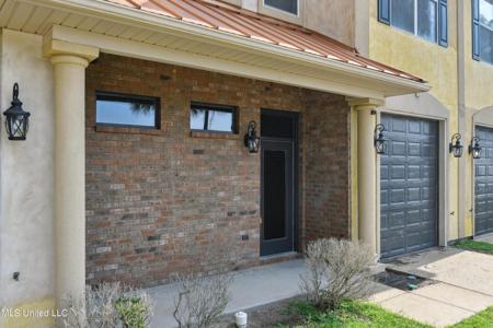 313 Capri Place