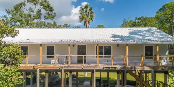 2100 E Simmons Bayou Drive