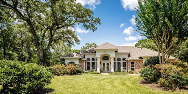 2408 Olde Oak Pointe