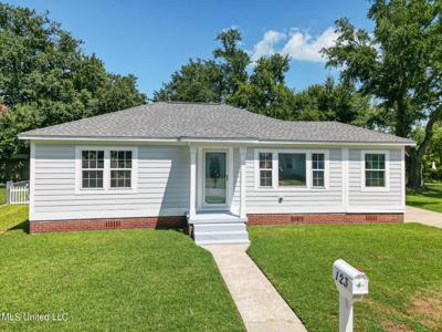 123 Oak Gardens Avenue
