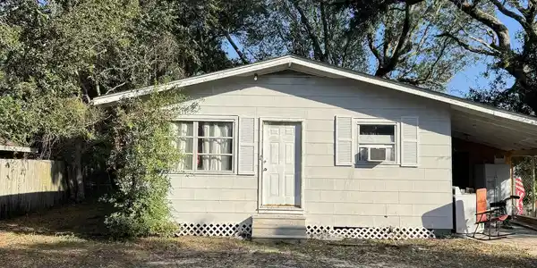 620 E Oak Drive