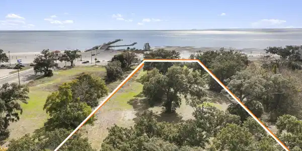 30 E Beach Boulevard