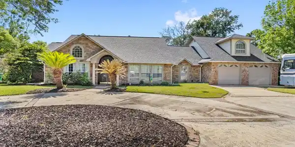 6313 Hermosa Drive