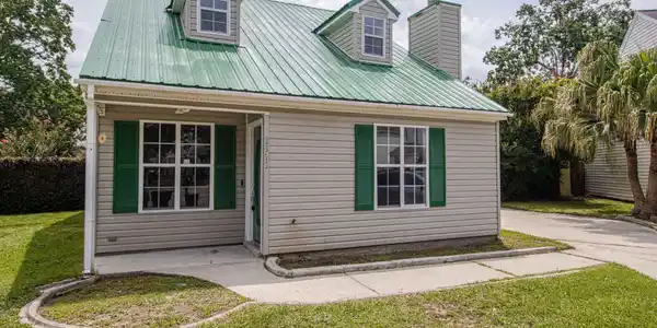 2393 Skylark Cove