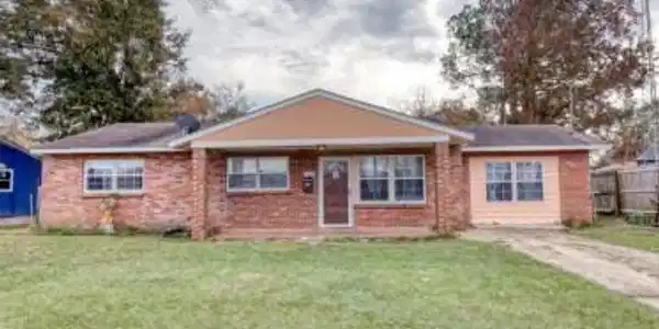 2434 Old Mobile Avenue