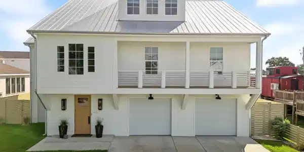 405 Mason Avenue