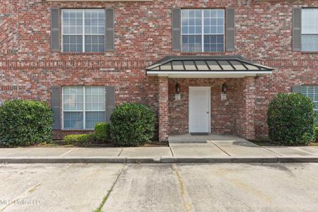 217 Armand Oaks