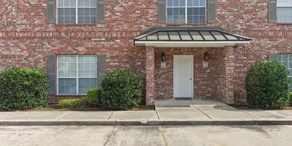 217 Armand Oaks