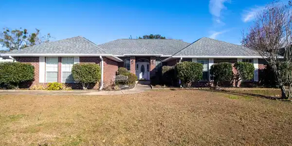 838 Eagle Eyrie Drive