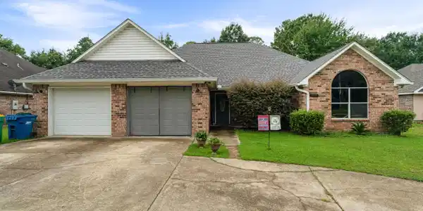 3425 Beachview Drive