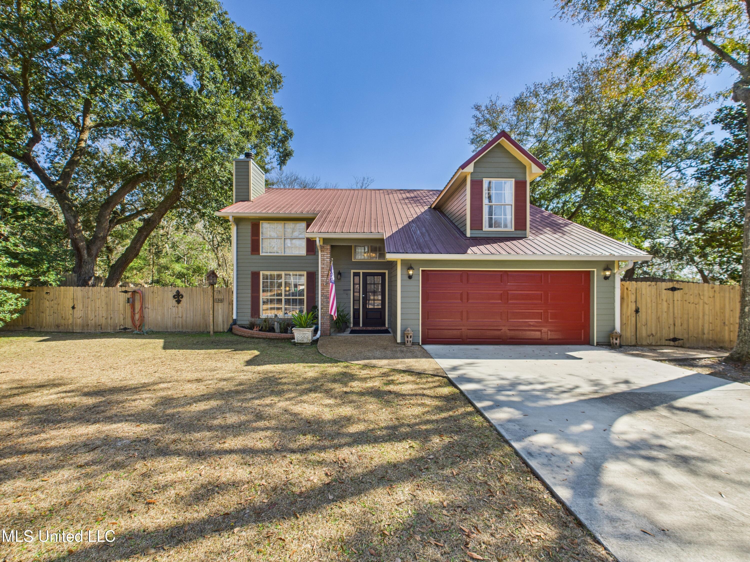 Image 1: CAM04449G0-PR0032-STILL006