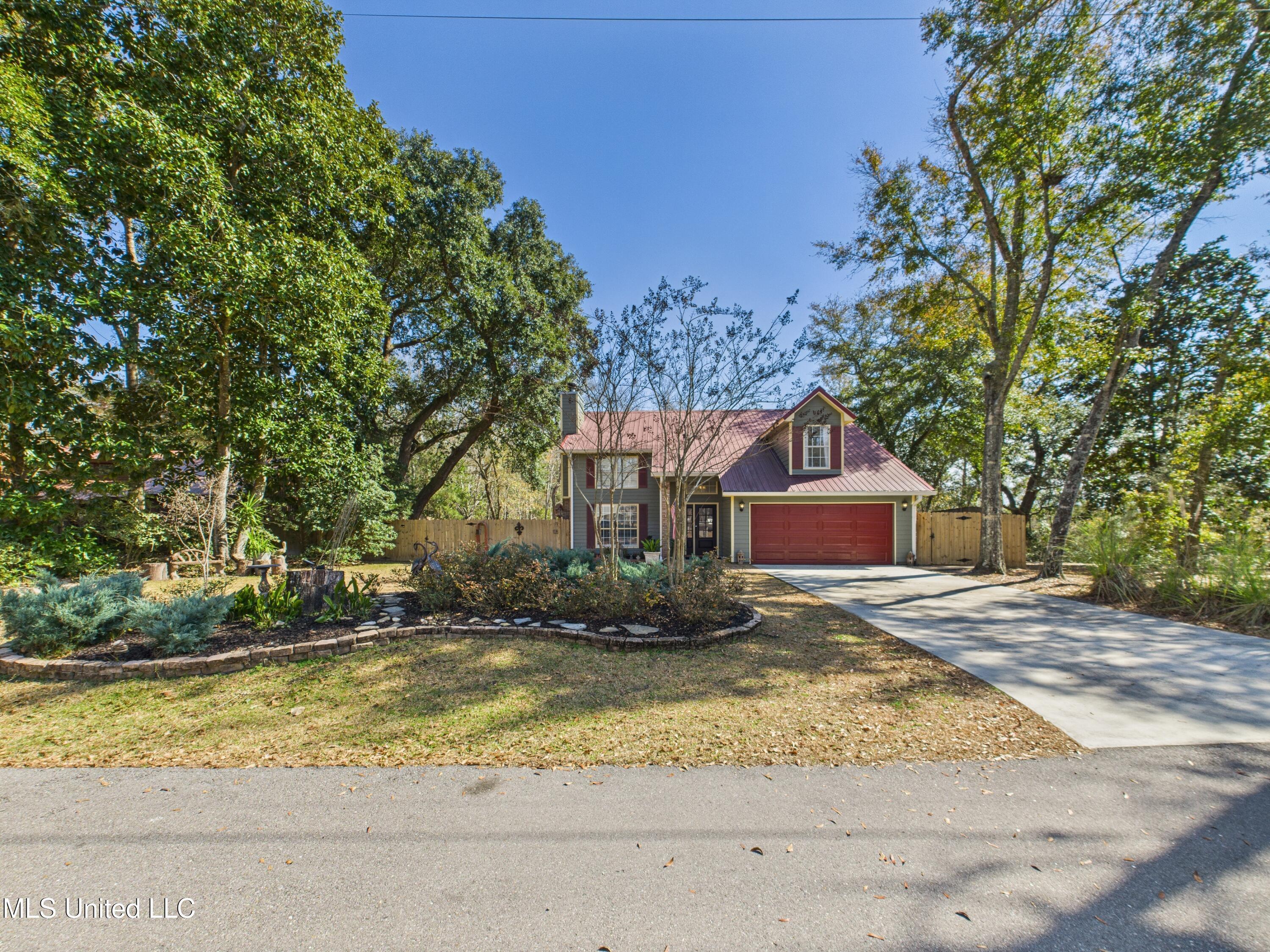 Image 2: CAM04449G0-PR0032-STILL003